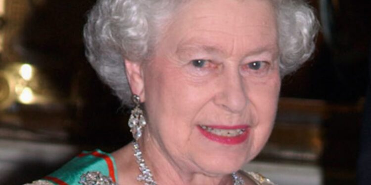 Ɔhembaa Elizabeth II atoa no kun wɔ ekuraa wɔ ne mfe 96 mu.