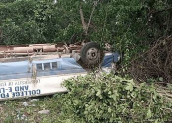 uew bus rolls off road at Aperede
