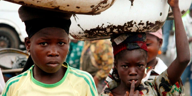 Dza ɔma mbofra binom dzi paa