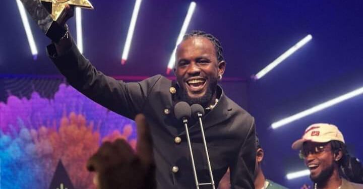 Ndzɛmba esia bi a otwar dɛ ihu fa Ghana ndwontownyi Black Sherif ho