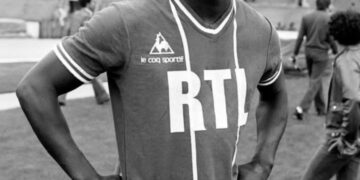 Jean-Pierre Adams-Senegal Frɛnkye bɔɔlbɔnyi a ɔtɔr akɔtɔmborɔnsa mfe eduasa akron (39) ansaana owuru