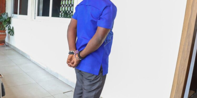 Asoɛeɛ a ɛhwɛ nsasesɛm so no mu adwumayɛni bi ho aba asɛm ama no akↄdi apolisifoↄ nsam