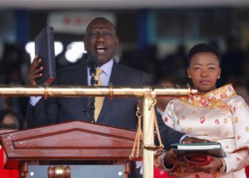 Wↄde Owura William Ruto asi akonnwa so sɛ Kenya mampanin nnɛ.