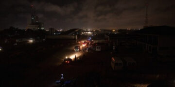 Tɛma ne ne mpɔtam mmoa wɔn ho sɛ wɔbɛda sum mu ɔkyena, Wukuada, Ahinime 26, 2022.