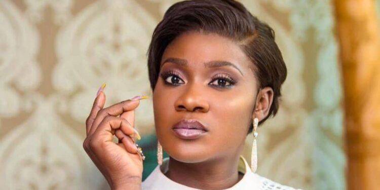 “Mempɛ sɛ mede animguaseɛ bɛka me kunu ne me mma.” – Mercy Johnson.