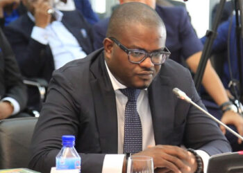 Ɔmanpanin Akuffo Addo ayi Owura Charles Adu Boahen adi