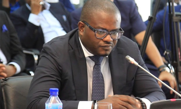 Ɔmanpanin Akuffo Addo ayi Owura Charles Adu Boahen adi