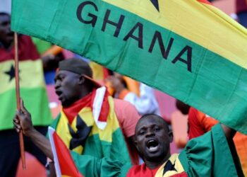 Akukudam nsia no adi wɔn dwuma awie.