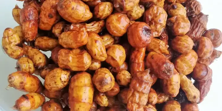 Atadwe so mfasoᴐ atitire nsia wᴐ apᴐmuden mu
