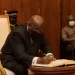 Akufo-Addo de ne nsa ahyԑ ԑtoᴐ mmara nkumaa mmiԑnsa ase ama no abԑyԑ amammara akԑseԑ