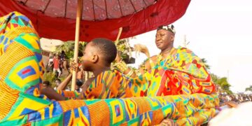 Denkyira Akuropᴐn asi ᴐhene foforᴐ